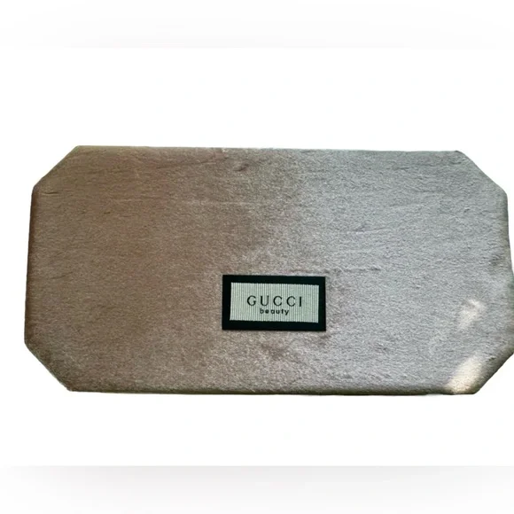 NEW Gucci Beauty VIP Pink Velvet Beauty Hatd Sided Jewelry Case - Picture 5 of 7